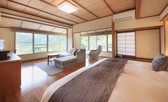 Shimobe Hotel