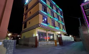 Lijing Hotel - Housity