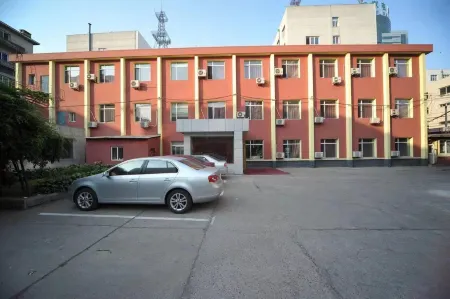 Dandong Jiangting Hotel Отели рядом с достопримечательностью «Yalu River Broken Bridge»