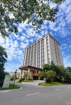 Rekana Hotel Hotel dekat Dou'e Well