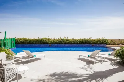 Holiday Inn & Suites Dubai Science Park Hotels in Dubai