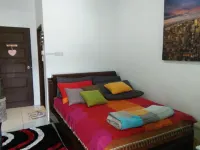 Co. Living Suite Hotels in Sengkurong B