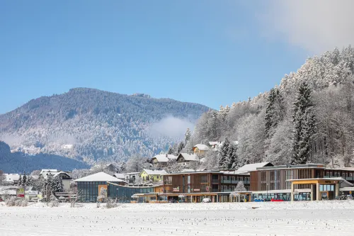 eduCARE Hotel Hotels in Treffen