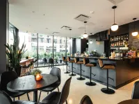 Griffintown Hôtel Hotels near Bota Bota