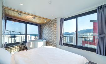 Geoje Highend Spa Pool Villa (Duplex, Indoor BBQ)