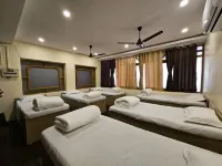 Hotel Padmini International- Sigra - سبا