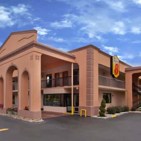 Super 8 by Wyndham Knoxville West/Farragut