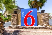 Motel 6 Glendale, AZ Отели в г. Глендейл
