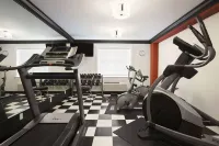 Ramada by Wyndham Surrey/Langley - Gym