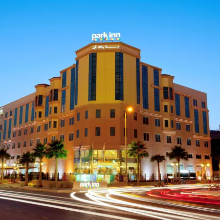 Park Inn by Radisson Al Khobar Отели рядом с достопримечательностью «Giant Stores»