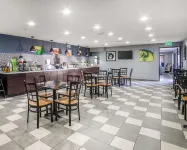 Rodeway Inn & Suites - breakfast
