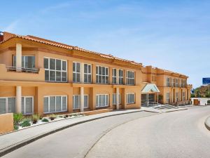 Ramada Hotel & Suites by Wyndham Costa del Sol