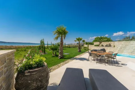 Villa Four Seasons Ljubač Seaside