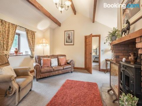 Beckside Hotel Overview