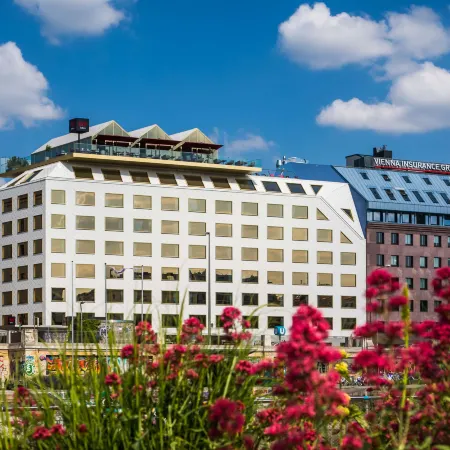 Radisson Red Vienna Отели рядом с достопримечательностью «Площадь Фрайунг»