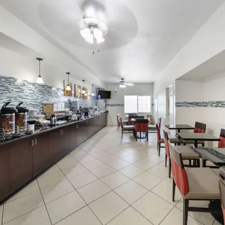 Comfort Suites