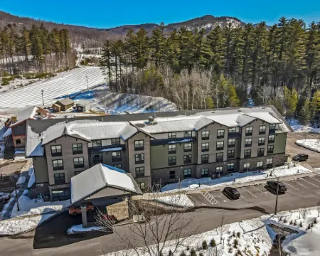 Fairfield Inn & Suites North Conway Hotels in Conway