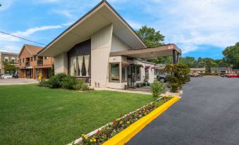 Knights Inn Burlington, on
