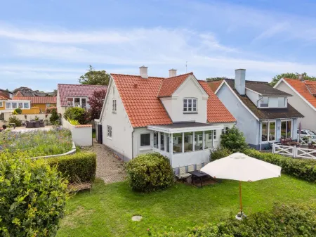 "Merete" - 50m from the Sea Отели в г. Tranekaer