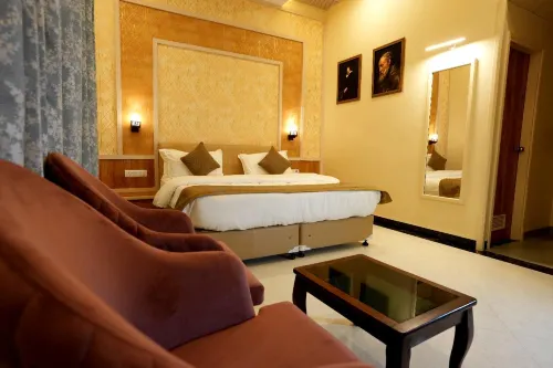 Hotel Sandhuz Residency