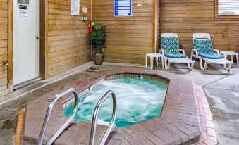 Quality Inn & Suites Vancouver North