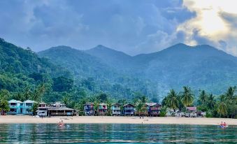 5. Beach Sh..
