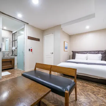 Bundang Carlton Hotel dekat Jeongja-dong