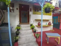 Namastey Mumbai Backpackers Hotels near Bandra Train Station