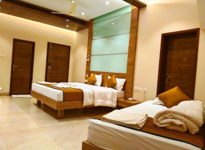 The Paradise Hotel - Luxury Stay