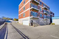 St Joseph Condo < 1 Mi to Beach & Downtown! Hotels near Purely Michigan