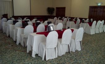 Grand Plaza la Paz Hotel & Suites