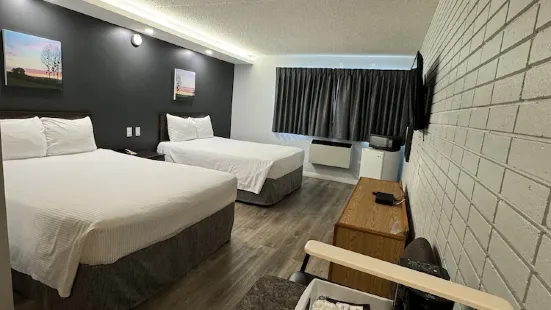 Travelodge by Wyndham Winnipeg