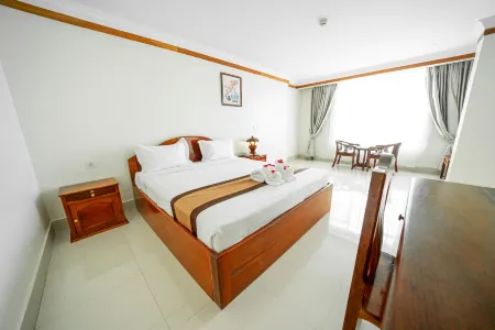 Pursat Riverside Hotel & Spa