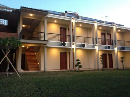 Hastina Hotel Lombok Отели в г. Pagesangan Timur