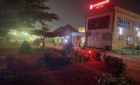 RiverBreeze Hotel - Housity