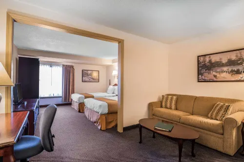 Quality Inn & Suites Albany Airport Hotels in Latham