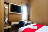 RedDoorz near Simpang Tujuh Kudus Hotels in Jati