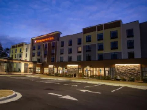 ヒルトン ガーデン イン サザン パインズ パインハースト、ノースカロライナ アバディーンのホテル