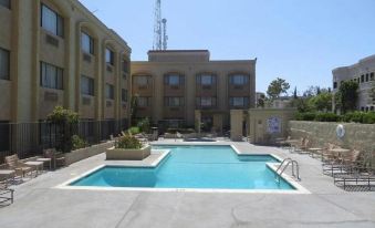 Portside Inn & Suites