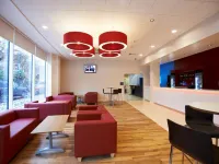 トラベロッジ クローリー