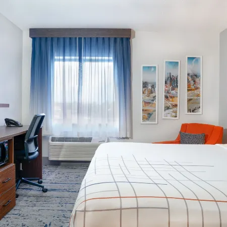 La Quinta Inn & Suites by Wyndham Nashville Airport