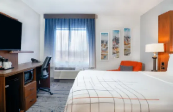La Quinta Inn & Suites by Wyndham Nashville Airport
