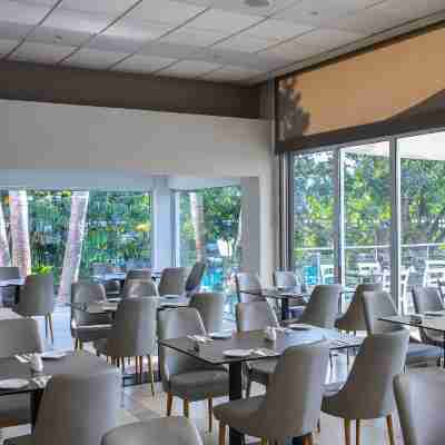 Mayfair Gardens Dining/Meeting Rooms
