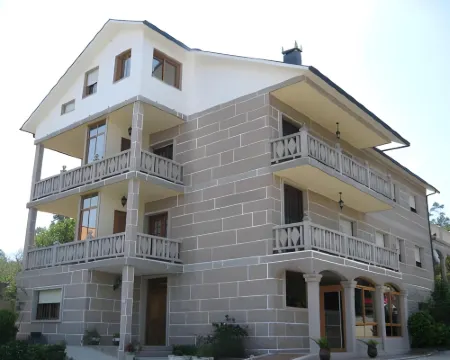 Hotel & Apartamentos Cons da Garda Hotels in O Grove