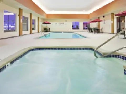 Holiday Inn Express & Suites COLUMBUS by IHG