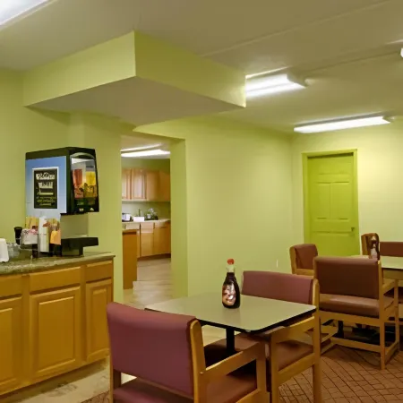 Days Inn & Suites by Wyndham Springfield on I-44