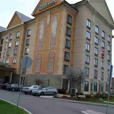Radisson Toronto Airport West Hotel Exterior