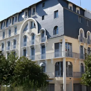 Brit Hotel de Grignan Vichy