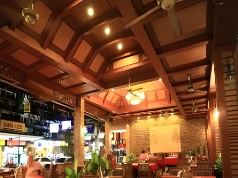 Dream Hotel Pattaya Отели рядом с достопримечательностью «Пешеходная улица Паттайя»