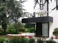 Hotel Giovanni Hotels near Euganean Stadium